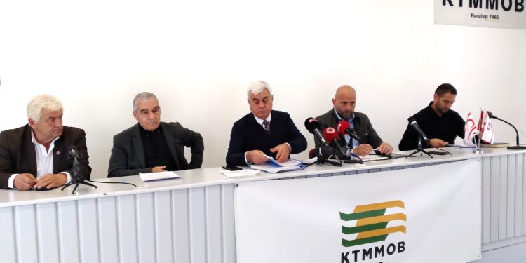 “TOPLUM KÖTÜ VE HUKUKSUZ YÖNETİMİN AĞIR FATURASINI ÖDERKEN AKSA 24 YILDA BİR MİLYAR DOLARA YAKIN KÂR ETTİ”