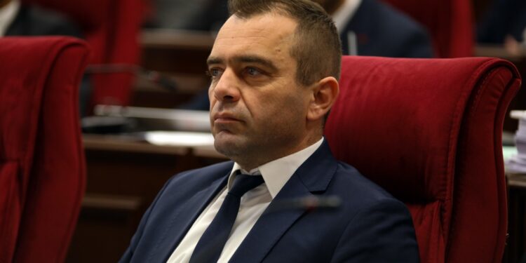 “NARENCİYE ÜRETİCİSİ FERYAT EDİYOR”