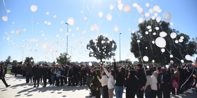 BEYAZ BALONLAR ADALET İÇİN SONSUZLUĞA BIRAKILDI