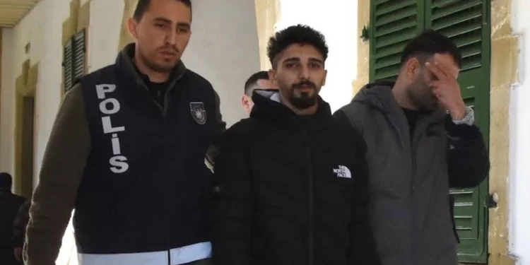 208 ADET PENCERE, 37 ADET KLİMA VE JENERATÖR PARÇALARI ÇALAN ZANLILARA EK TUTUKLULUK