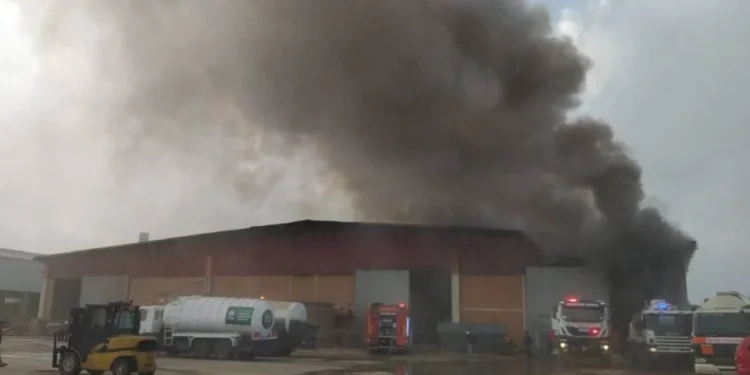 HASPOLAT’TA FABRİKA YANGINI