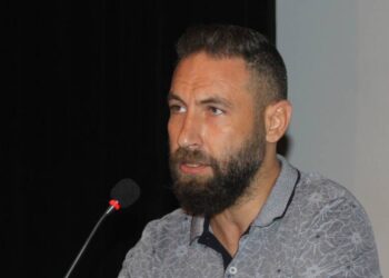 “KHK’NIN TAVRI HUKUK DIŞIDIR”