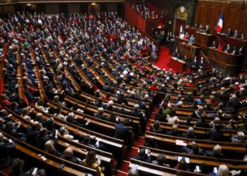 FRANSA, KÜRTAJ HAKKINI ANAYASAL GÜVENCE ALTINA ALAN İLK ÜLKE OLDU