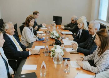 DİSİ’DEN HOLGUIN’E “MÜMKÜN OLAN TEK YOL MÜZAKERELERİN KALDIĞI YERDEN BAŞLAMASIDIR”