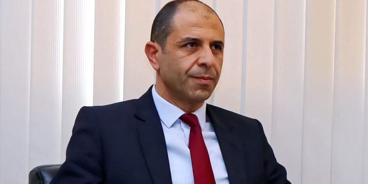 “ÇEMBER DARALIYOR”