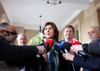 HOLGUIN GÜNEYDEKİ SİYASİ PARTİLERLE GÖRÜŞTÜ