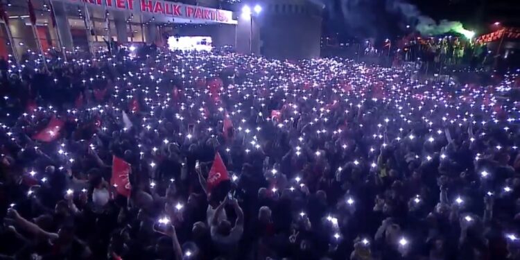 “CHP ARTIK YÜZDE 25’LİK TAVANI KIRMIŞTIR, TUZLA BUZ ETMİŞTİR”