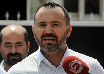 “MECLİSTEKİ SORUNUN DİYALOG YOLUYLA ÇÖZÜLMESİ İÇİN DEFALARCA GİRİŞİM YAPTIK”