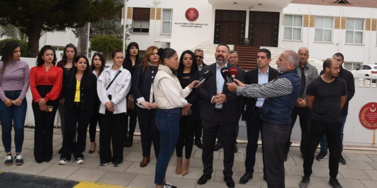 MECLİS’TE STENOGRAFLAR TAM GÜN GREVE GİTTİ