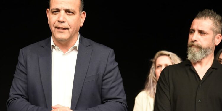 “BU ÜLKEDE TİYATRO OYNANDIĞINI SÖYLEYENLER BİLAKİS TİYATROYA HAKARET EDİYOR”