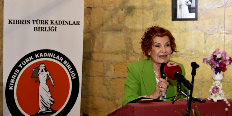 “ANNEMİN YÜREĞİNİN SESİ EL İŞİ SERGİSİ” AÇILDI