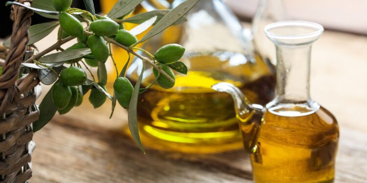 “ZEYTİN VE ZEYTİN ÜRÜNLERİ İŞLETMELERİNİN KAYIT YAPMA ZORUNLUĞU VAR”