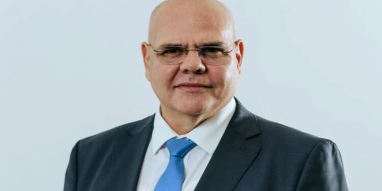 ÖZKUNT: “DEVLET OKULLARI DEVLET ELİYLE NİTELİKTEN UZAKLAŞTIRILIYOR”