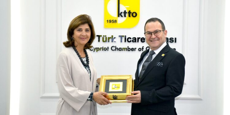 HOLGUIN TİCARET ODASI’NI ZİYARET ETTİ