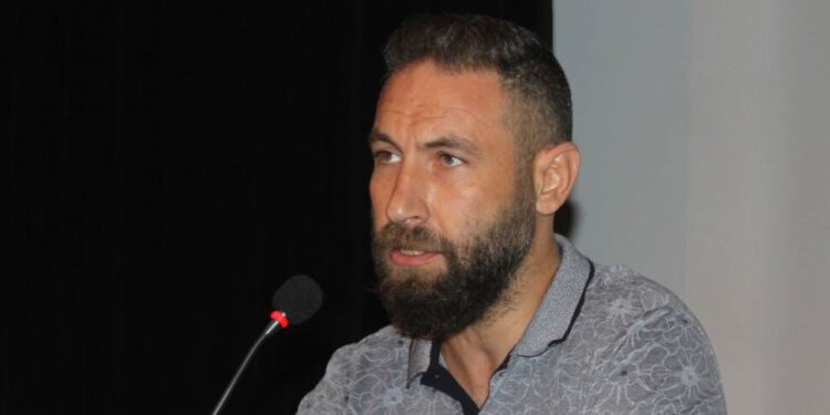 “30 BİN KİŞİYE KIBRIS CUMHURİYETİ VATANDAŞLIĞI ALMASINA ENGEL ÇIKARTILDI”