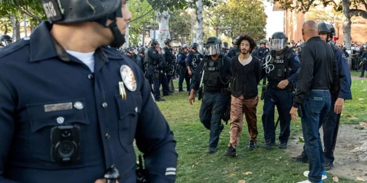 ABD’DE FİLİSTİN YANLISI ÖĞRENCİ PROTESTOLARI BÜYÜYOR, 570 KİŞİ GÖZALTINA ALINDI