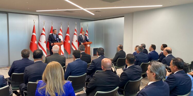 “EKONOMİYİ REFAHI VE DEMOKRASİYİ İLERİYE TAŞIYACAĞIZ”