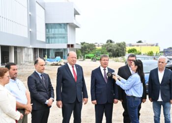 ÜSTEL YAPIMI SÜREN YENİ GİRNE HASTANESİ’NDEKİ ÇALIŞMALARI YERİNDE İNCELEDİ