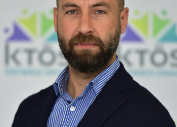 “KIBRIS TÜRKLER BÖLÜNMÜŞLÜK NEDENİYLE AĞIR YARALAR ALMAYA DEVAM EDİYOR”