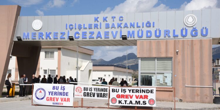 MERKEZİ CEZAEVİNDEKİ GREV YENİDEN BAŞLADI