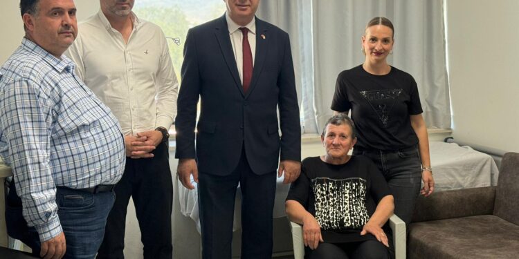 “BEYİN PİLİ TAKILAN KADIN HASTANIN SAĞLIK DURUMU İYİ”