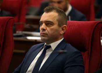 “HÜKÜMETİN GÜNDEMİ KUMARHANELERE VERGİ İNDİRİMİ YAPMAK”