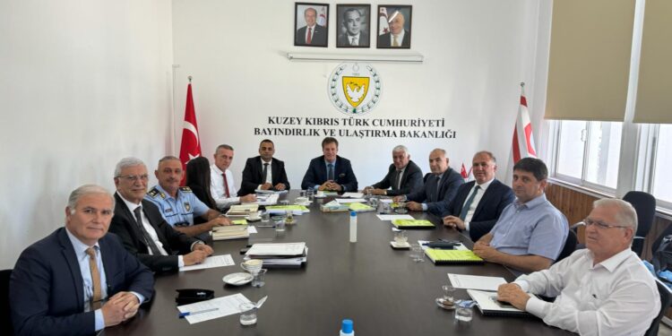 TRAFİKTE YAŞANAN SORUNLAR VE ÖNLEMLER KONULU TOPLANTI YAPILDI