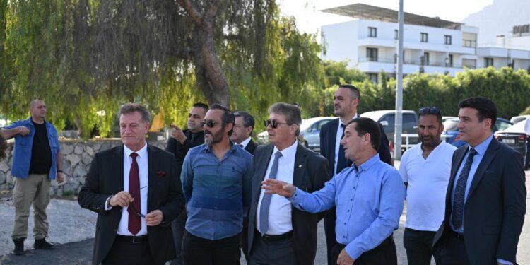 ÜSTEL, ARIKLI İLE BİRLİKTE ALSANCAK GİRİŞİNDEKİ ÇEMBER DÜZENLEMESİNİ YERİNDE İNCELEDİ