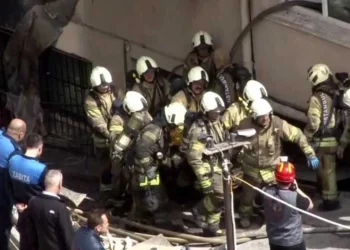 İSTANBUL BEŞİKTAŞ’TA YANGIN 25 KİŞİ HAYATINI KAYBETTİ