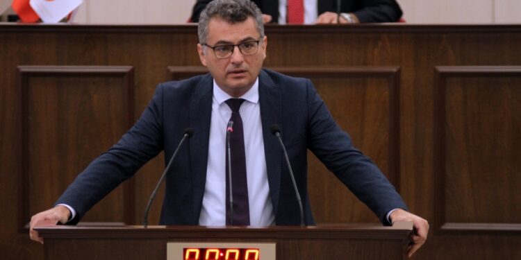 “BU KADAR CİDDİYETSİZ BİR YÖNETİM TARZI OLAMAZ”