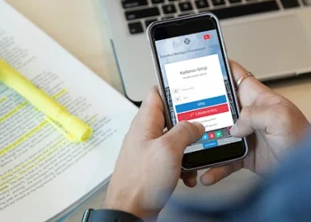 ÖĞRENCİ BELGESİ SAHTELEDİLER TUTUKLANDILAR