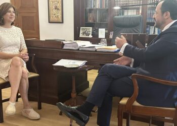 HOLGUIN LİDERLE  YAPTIĞI GÖRÜŞME İÇİN “YAPICI” DEDİ.