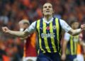 FENERBAHÇE 10 KİŞİ İLE KAZANDI ŞAMPİYONLUK SON MAÇA KALDI