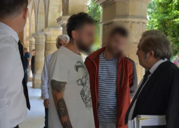 ARKADAŞI İLE BABASINI SOYDU