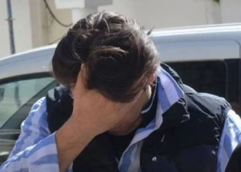 UYUŞTURUCUYU KULAKLIK KUTUSUNA SAKLADI