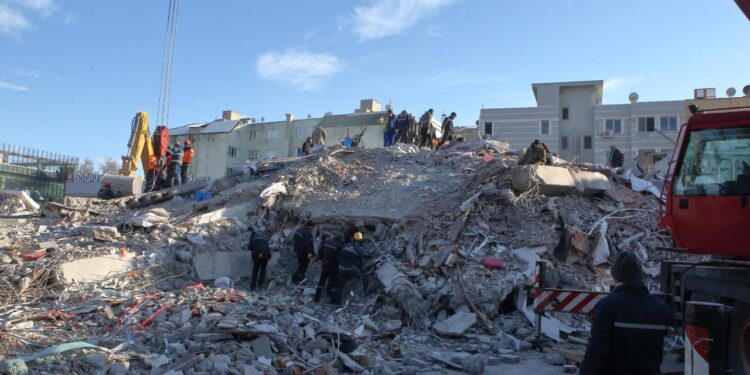 İSİAS OTEL’LE İLGİLİ BİLİR KİŞİ RAPORU 9 EYLÜL ÜNİVERSİTESİ TARAFINDAN YENİDEN HAZIRLANACAK