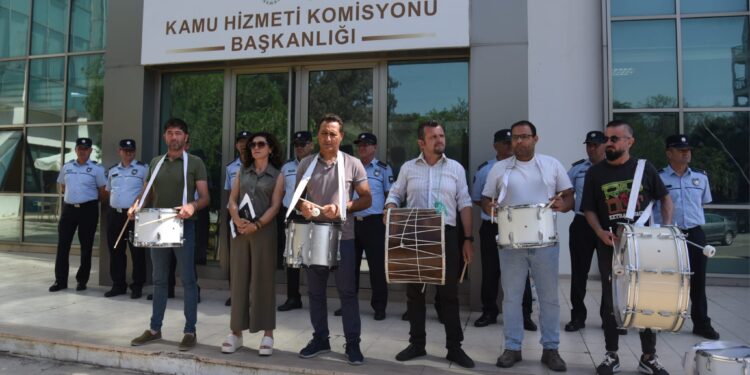 KTOEÖS’TEN DAVULLU TRAMPETLİ EYLEM