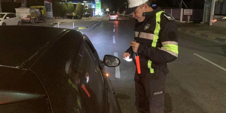 3 İLÇEDE ASAYİŞ VE TRAFİK DENETİMİ YAPILDI