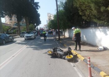 MOTOSİKLET İLE ARAÇ ÇARPIŞTI, BİR KİŞİ YARALANDI