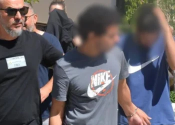 EVLERİNDE UYUŞTURUCU BULUNDU 8 GÜN TUTUKLU KALACAKLAR