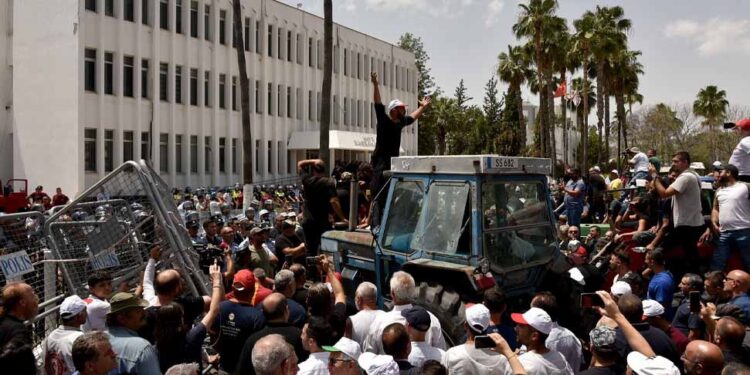 BAŞBAKAN HAYVANCILARI MECLİSE ÇAĞIRDI HAYVANCILAR “EYLEMİ BIRAKMAYIZ” DEDİ