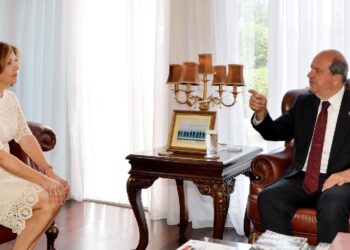 TATAR-HOLGUIN GÖRÜŞMESİ BAŞLADI