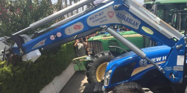 HAYVANCILAR BAŞBAKANLIK KAPISINI KIRDILAR