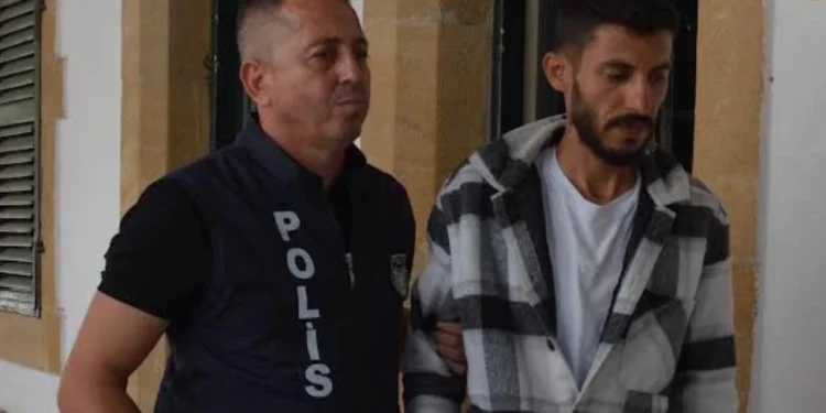 MİSAFİRLİĞE GİTTİ MONT VE PARA ÇALDI