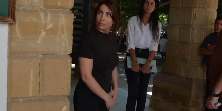 24 BİN 500 DOLAR’LA ERCAN’DAN ÇIKARKEN YAKALANDI “KUMARDA KAZANDIM”