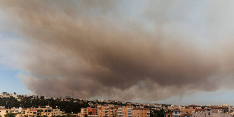 BAF’TA ÇIKAN YANGIN İÇİN EK UÇAK GELİYOR