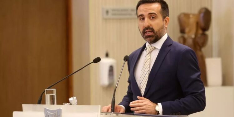 “ÇÖZÜM MÜLTECİLERİN TÜRKİYE VEYA BAŞKA ÜLKEYE GÖNDERİLMESİDİR”