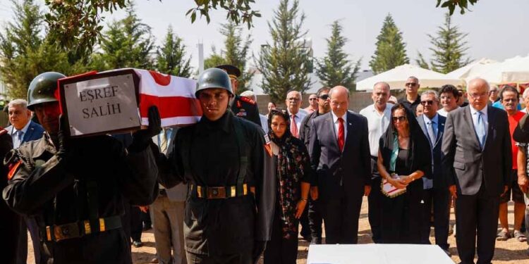 KAYIP ŞEHİT EŞREF SALİH TÖRENLE DEFNEDİLDİ