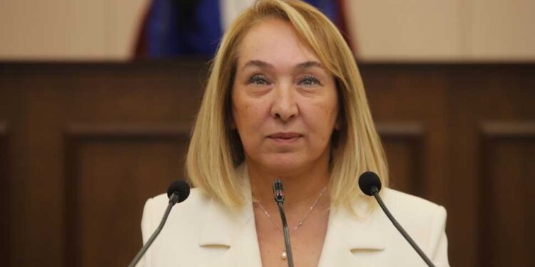 “UZMANLAR OLSA DA OLUR OLMASA DA YAKLAŞIMI SERGİLEDİ”