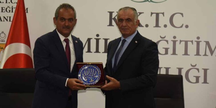 “KRONİKLEŞMİŞ SORUNLARI ÇÖZMEK İÇİN ÇALIŞIYORUZ”